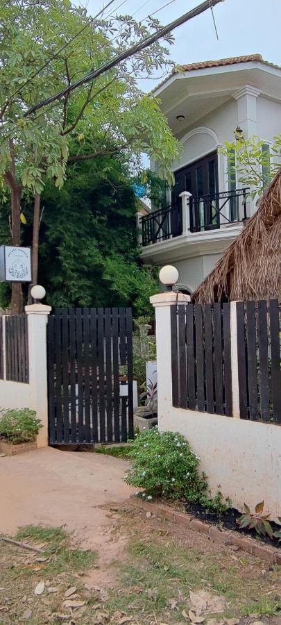 Secret Garden Homestay Сіємреап Екстер'єр фото