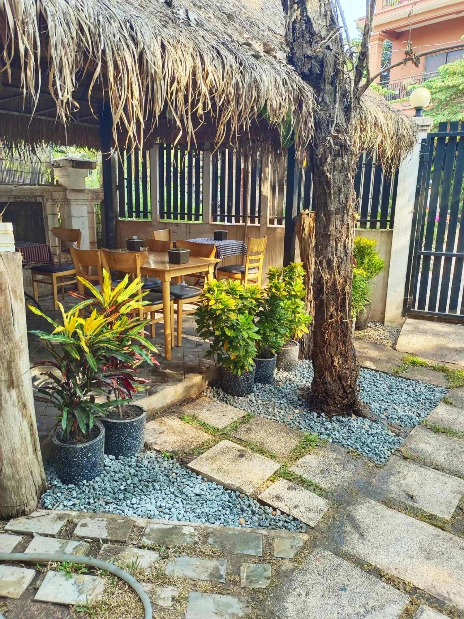 Secret Garden Homestay Сіємреап Екстер'єр фото